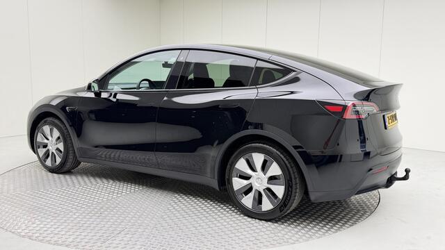 Tesla Model Y RWD 58 kWh | afneembare trekhaak | Autopilot | Panoramadak | Camera 360 | Nederlandse Auto