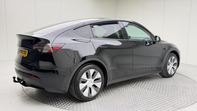 Tesla Model Y RWD 58 kWh | afneembare trekhaak | Autopilot | Panoramadak | Camera 360 | Nederlandse Auto