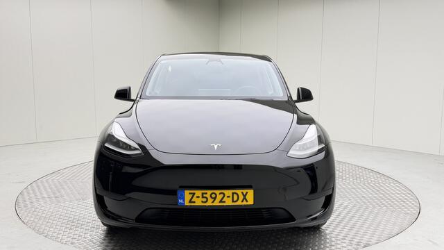 Tesla Model Y RWD 58 kWh | afneembare trekhaak | Autopilot | Panoramadak | Camera 360 | Nederlandse Auto