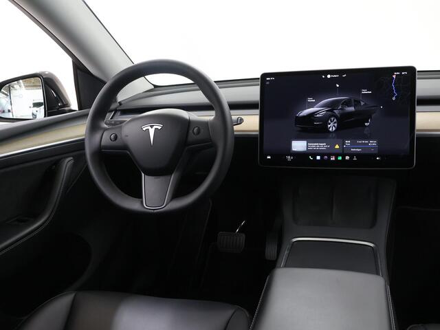 Tesla Model Y RWD 58 kWh | Panoramadak | 360° Camera | Stoelverwarming | Keyless Entry/Go | Elek. Stoelen | Climate Control | Elek. Achterklep |