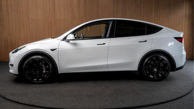 Tesla Model Y SOH: 95,8% Navi 360° Leer ACC Autopilot PDC Elektr. achterklep Stoelverwarmimg voor en achter Stuurverwarming Optie: Full Self-Driving Capability BTW auto