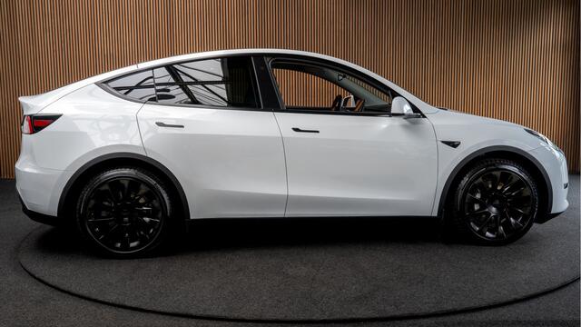 Tesla Model Y SOH: 95,8% Navi 360° Leer ACC Autopilot PDC Elektr. achterklep Stoelverwarmimg voor en achter Stuurverwarming Optie: Full Self-Driving Capability BTW auto