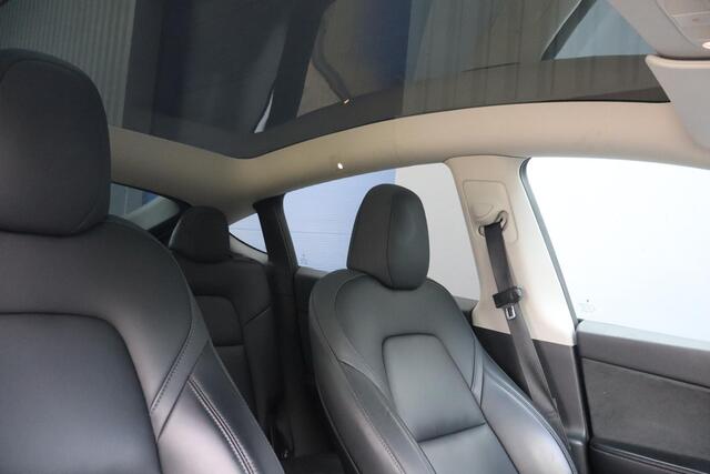 Tesla Model Y RWD 58 kWh Full Self-Driving comp 3 | SOH 88,7% | Trekhaak | Leder | Waterpomp | Nette auto!