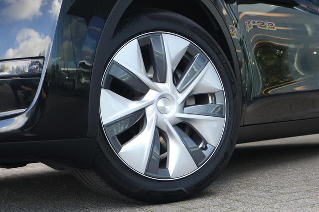 Tesla Model Y Long Range AWD 75 kWh / Trekhaak/ Panoramadak