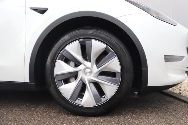 Tesla Model Y Long Range AWD 75 kWh Afneembare Trekhaak Panoramadak Full Self Driving 3 Lederen Bekleding