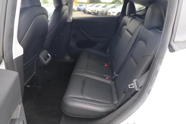 Tesla Model Y Long Range AWD 75 kWh Afneembare Trekhaak Panoramadak Full Self Driving 3 Lederen Bekleding