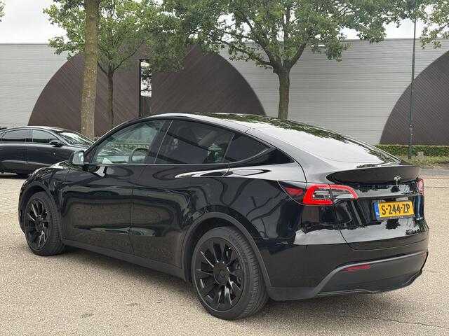 Tesla Model Y Long Range AWD 75 kWh VAN: 38.900,- VOOR: 35.877,- UW HERFSTVOORDEEL: 3.023,-|SOH 92%| ORIGINEEL NED. NAP| 1STE EIGENAAR!| FABRIEKSGARANTIE OP ACCU & AANDRIJFLIJN TOT 2031 OF 192.000 KM| BTW VERREKENBAAR|