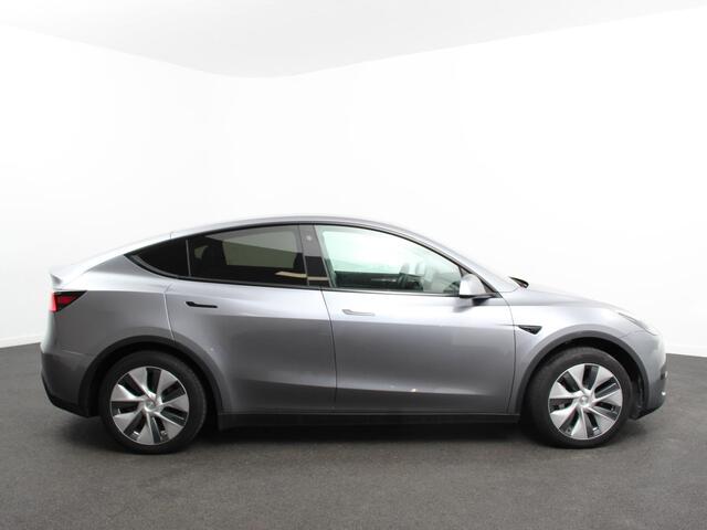 Tesla Model Y Long Range AWD 75 kWh Climate control Adaptieve cruise control Achteruitrijcamera Panoramadak Keyless Stuurverwarming Stoelverwarming LED Navigatie Parkeersensoren