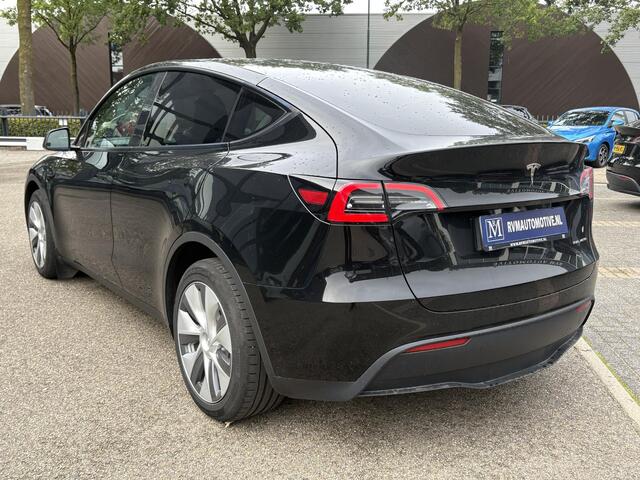 Tesla Model Y Long Range AWD 75 kWh VAN:40.900,- VOOR:37.440,- UW HERFSTVOORDEEL:3.460,- | SOH 94% | RIJKLAAR GELEVERD | AFNEEMBARE TREKHAAK |TESLA FABRIEKSGARANTIE TOT 06-2027 OF 80.000 KM | TESLA GARANTIE ACCU + AANDRIJFLIJN T/M 06-2031 OF 192.000 KM
