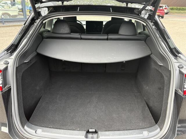 Tesla Model Y Long Range AWD 75 kWh VAN:40.900,- VOOR:37.440,- UW HERFSTVOORDEEL:3.460,- | SOH 94% | RIJKLAAR GELEVERD | AFNEEMBARE TREKHAAK |TESLA FABRIEKSGARANTIE TOT 06-2027 OF 80.000 KM | TESLA GARANTIE ACCU + AANDRIJFLIJN T/M 06-2031 OF 192.000 KM