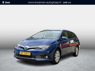 toyota-auris-touring-sports-1.8-hyb