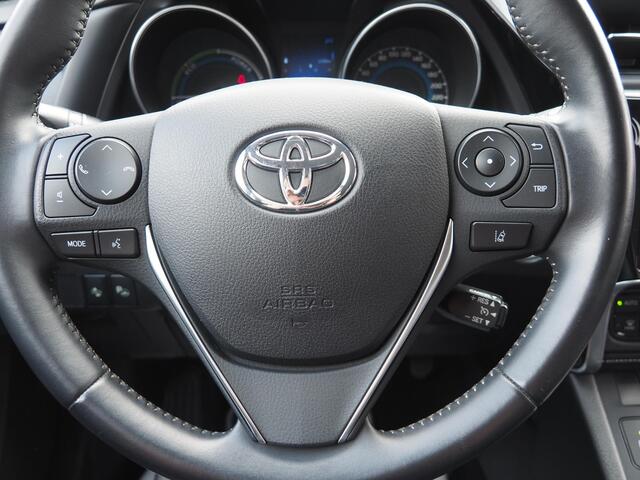Toyota AURIS 1.8 Hybrid Now