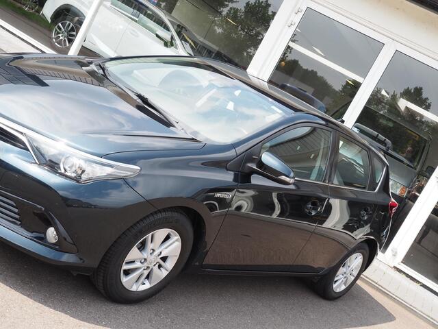 Toyota AURIS 1.8 Hybrid Now