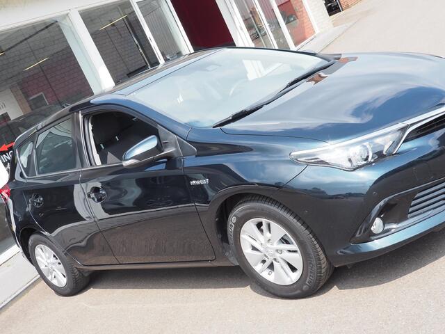 Toyota AURIS 1.8 Hybrid Now