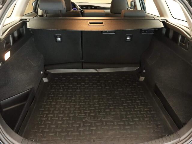 Toyota AURIS 1.8 Hybrid Trend - NAVIGATIESYSTEEM - CRUISE CONTROL - ACHTERUITRIJCAMERA - 16 INCH LICHT METALEN VELGEN - WINTERBANDENSET - CLIMATE CONTROL