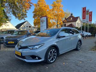 toyota-auris-touring-sports-1.8-hyb