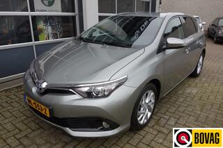 toyota-auris-1.8-hybrid-dynamic-sma