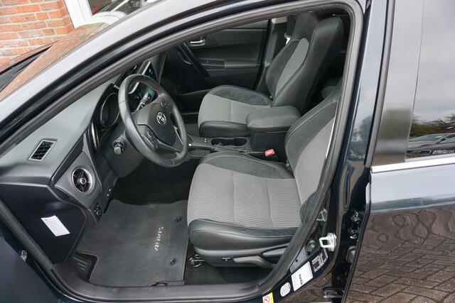 Toyota AURIS Touring Sports 1.8 Hybrid Executive Trekhaak | Camera | Stoelverw. * All in prijs *
