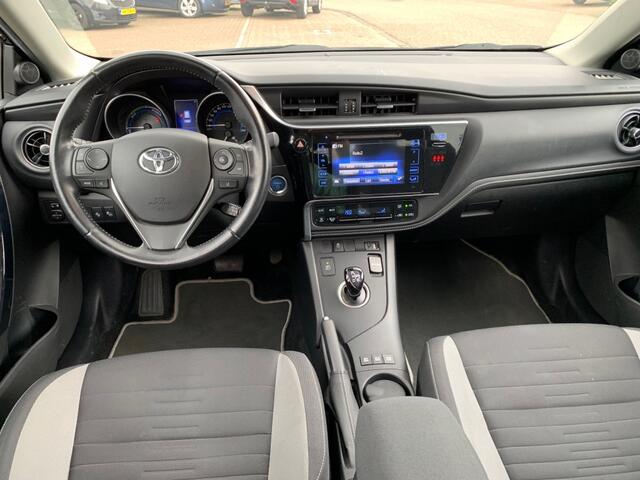 Toyota AURIS 1.8 Hybrid Touring Sports Business Plus