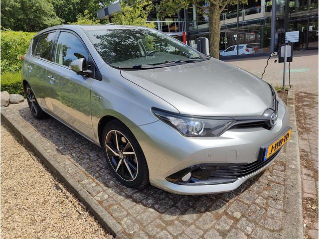 Toyota AURIS 1.8 Hybrid Black Edition