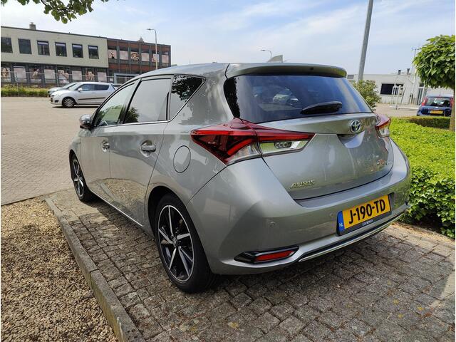 Toyota AURIS 1.8 Hybrid Black Edition