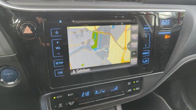 Toyota AURIS 1.8 Hybrid Black Edition