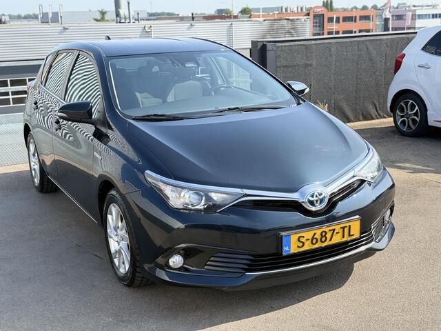 Toyota AURIS 1.8 Hybrid Aspiration Navigatie, Achteruitrijcamera, Climate control, Volledige historie, LMV