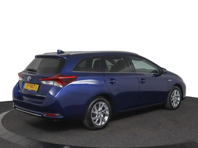 Toyota AURIS Touring Sports 1.8 Hybrid Executive | Navigatie | Stoelverwarming | Parkeer sensoren |