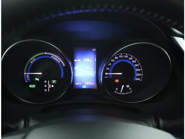 Toyota AURIS Touring Sports 1.8 Hybrid Executive | Navigatie | Stoelverwarming | Parkeer sensoren |