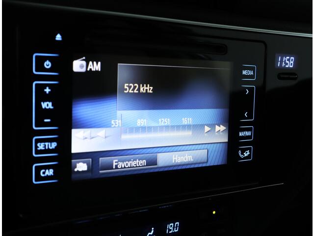 Toyota AURIS Touring Sports 1.8 Hybrid Executive | Navigatie | Stoelverwarming | Parkeer sensoren |