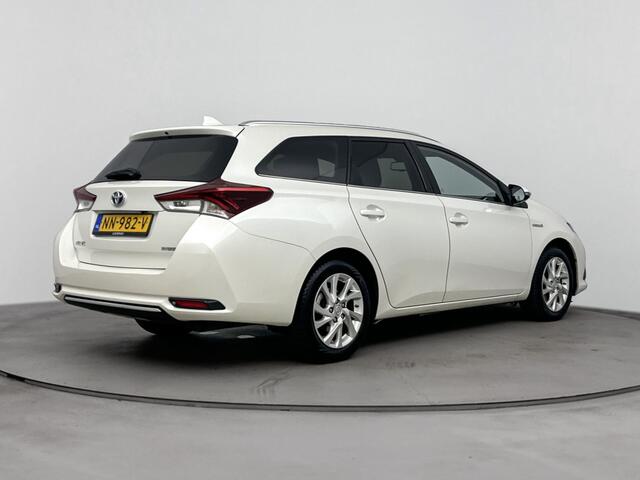 Toyota AURIS Touring Sports 1.8 Hybrid Dynamic | Cruise Control | Climate Control | Metaallak | Lichtmetalen Velgen |