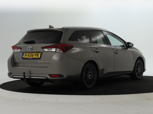 Toyota AURIS Touring Sports 1.8 Hybrid Executive | Trekhaak | Parkeersensor voor en achter |