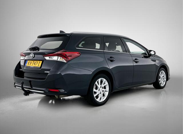 Toyota AURIS Touring Sports 1.8 Hybrid Trend | Navigatie | Panonramadak | Trekhaak |