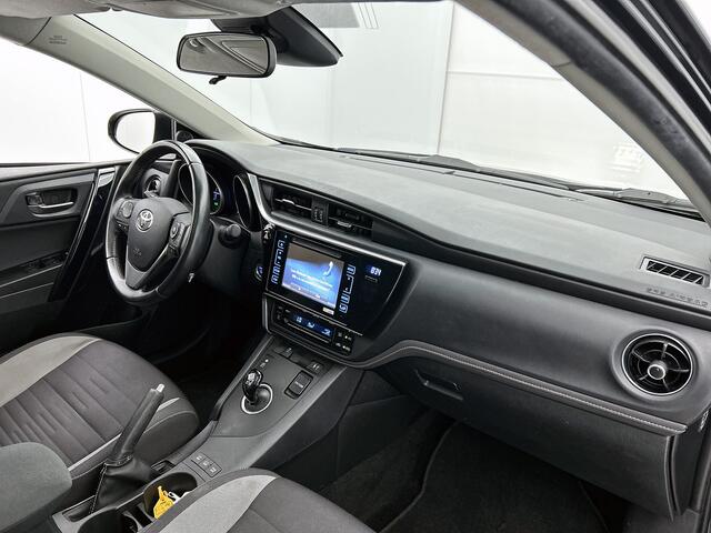 Toyota AURIS Touring Sports 1.8 Hybrid Trend | Navigatie | Panonramadak | Trekhaak |