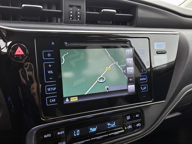 Toyota AURIS Touring Sports 1.8 Hybrid Freestyle | Unieke uitvoering | 17 " LM | Navigatie |