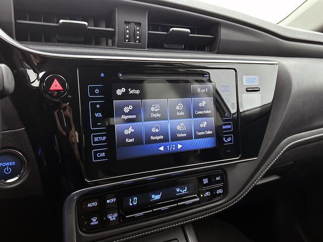Toyota AURIS Touring Sports 1.8 Hybrid Freestyle | Unieke uitvoering | 17 " LM | Navigatie |