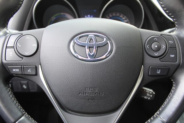 Toyota AURIS Touring Sports 1.8 Hybrid Dynamic | Rijklaar | Trekhaak | Cruise | Clima | Keyless | Navi | Camera | Dealer onderhouden