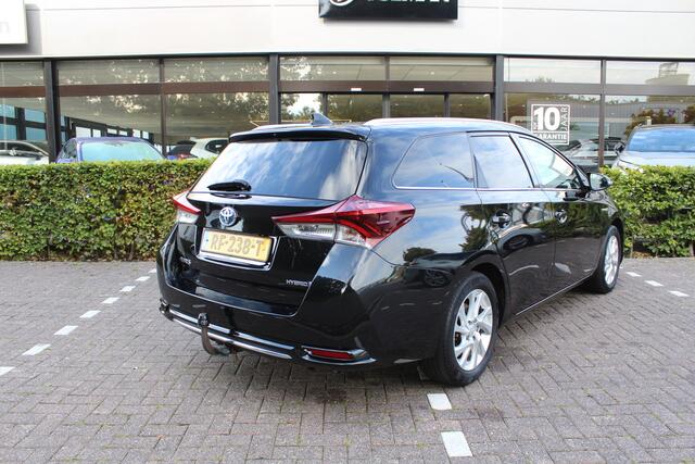 Toyota AURIS Touring Sports 1.8 Hybrid Dynamic | Rijklaar | Trekhaak | Cruise | Clima | Keyless | Navi | Camera | Dealer onderhouden