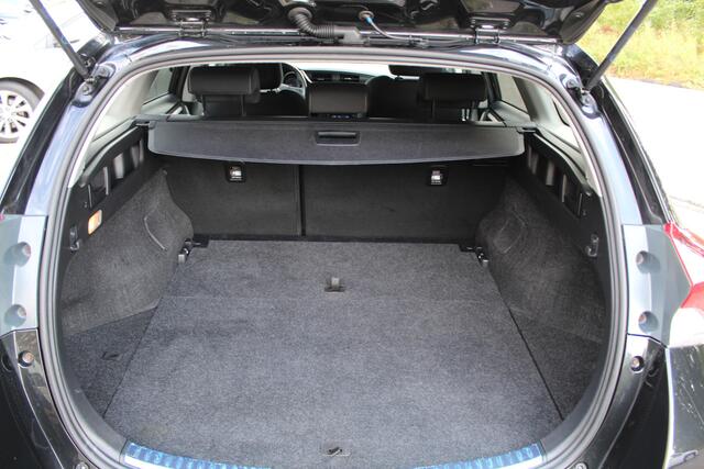 Toyota AURIS Touring Sports 1.8 Hybrid Dynamic | Rijklaar | Trekhaak | Cruise | Clima | Keyless | Navi | Camera | Dealer onderhouden