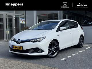 toyota-auris-1.8-hybrid-volcano-edi