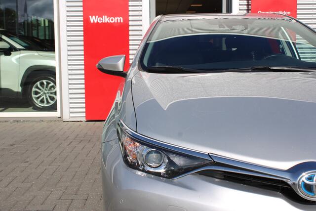 Toyota AURIS 1.8 Hybrid Executive *Met Trekhaak!*