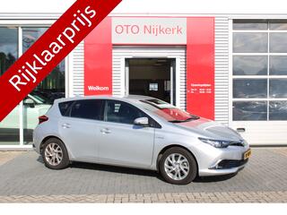 toyota-auris-1.8-hybrid-executive-*