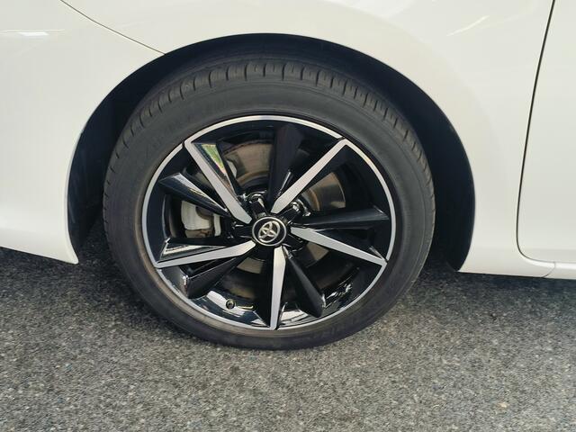 Toyota AURIS Touring Sports 1.8 Hybrid Dynamic Ultimate Rijklaar + 12 maanden Bovag-garantie Henk Jongen Auto's in Helmond, al 50 jaar service zoals 't hoort!