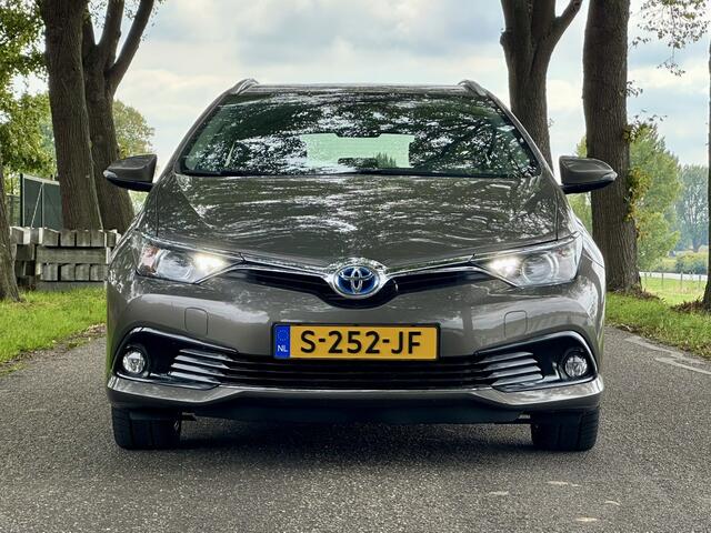Toyota AURIS Touring Sports 1.8 Hybrid Executive | Rijklaar | Trekhaak | Automaat | Climate control | LED