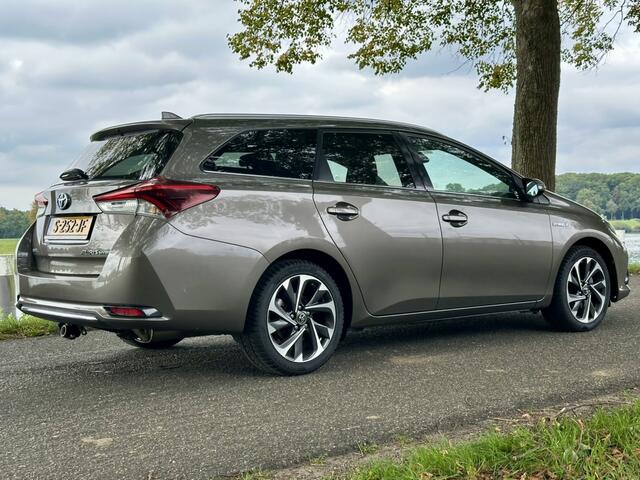 Toyota AURIS Touring Sports 1.8 Hybrid Executive | Rijklaar | Trekhaak | Automaat | Climate control | LED