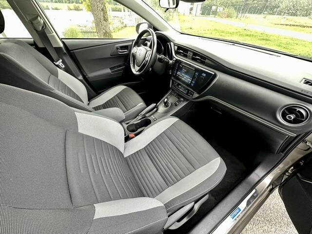 Toyota AURIS Touring Sports 1.8 Hybrid Executive | Rijklaar | Trekhaak | Automaat | Climate control | LED