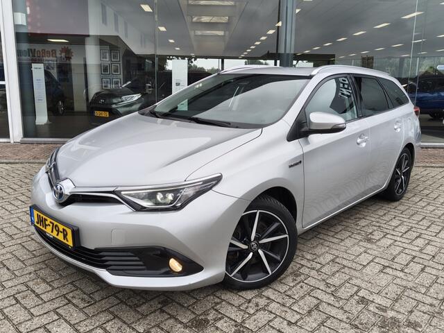 Toyota AURIS 1.8 Hybrid Dynamic | Trekhaak | Cruise Control | Stoelverwarming