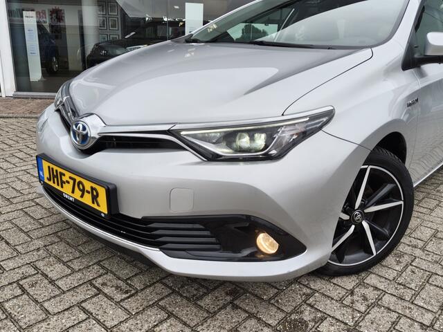 Toyota AURIS 1.8 Hybrid Dynamic | Trekhaak | Cruise Control | Stoelverwarming