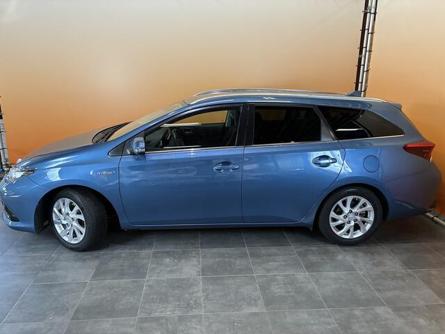 Toyota AURIS Touring Sports 1.8 Hybrid Dynamic Go dealer onderhouden | trekhaak navi | cruise | clima | apk 11/26