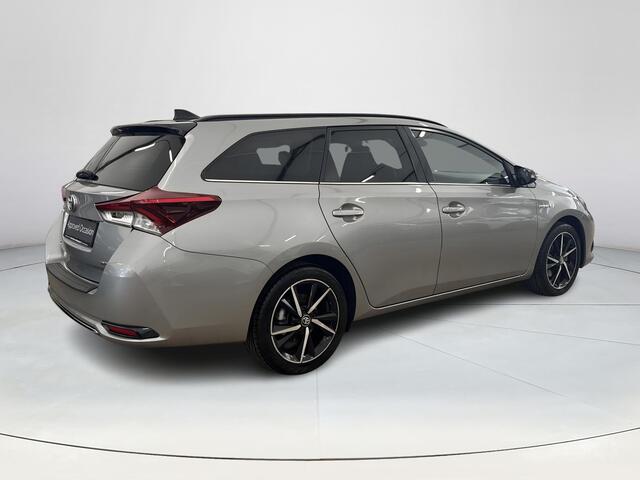 Toyota AURIS Touring Sports 1.8 Hybrid Dynamic | 06-10141018 Voor meer informatie